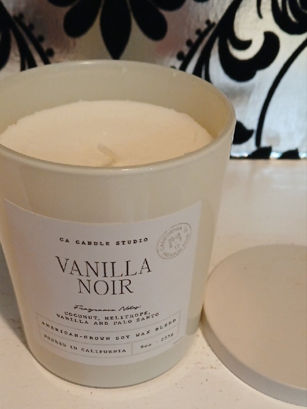 Vanilla Noir Soy Candle - Picture 2 of 2